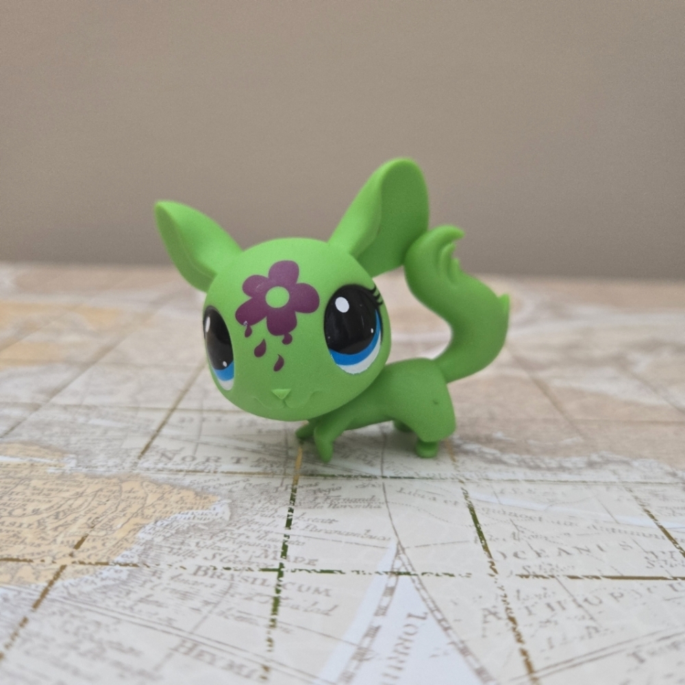 Littlest Pet Shop Chinchilla Green Purple Flower LPS #3514